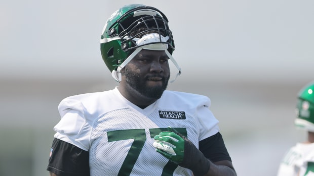 Jets LT Mekhi Becton at training camp